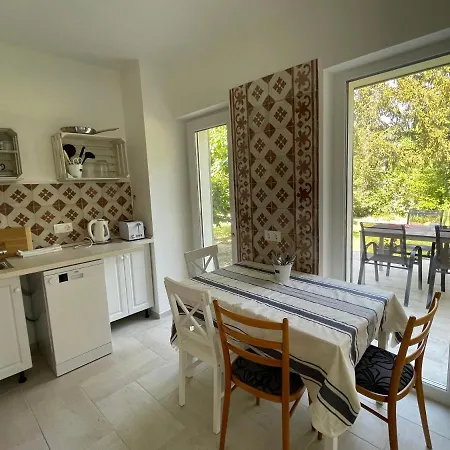 Lombliget Vendeghaz Apartment Velence